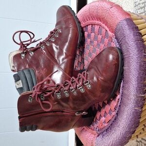 JAMBU red wine booties